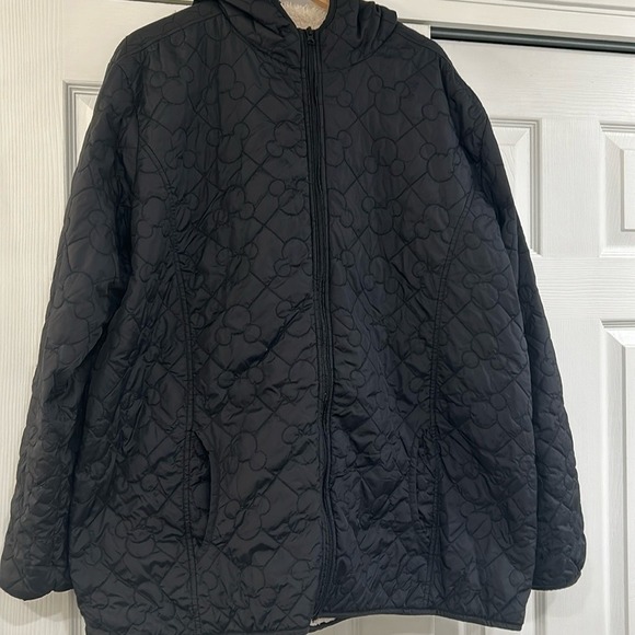 Disney Jackets & Blazers - Women's Disney Parks‎ Mickey Mouse Quilted Fleece Lined Puffer Jacket